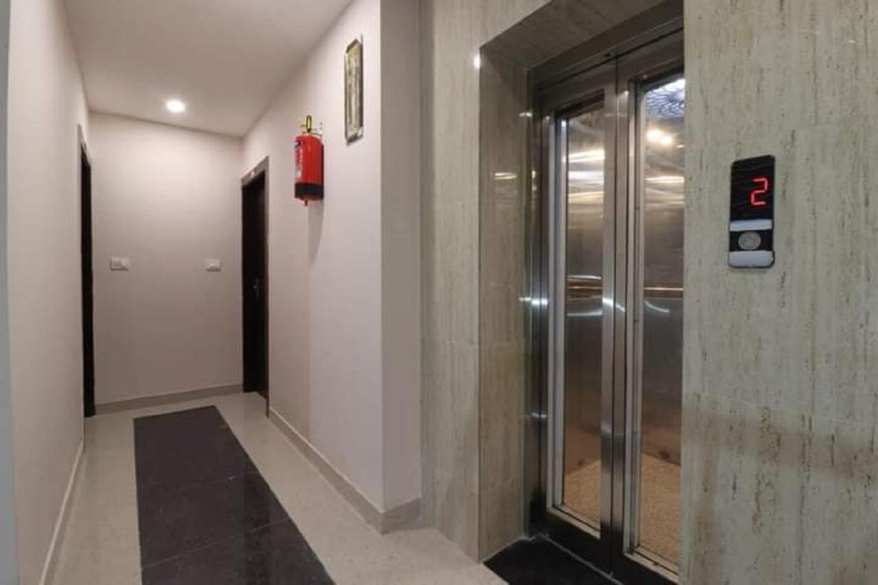 Dinh Dinh Saigon Airport Hotel-74a Giai Phong Khách sạn