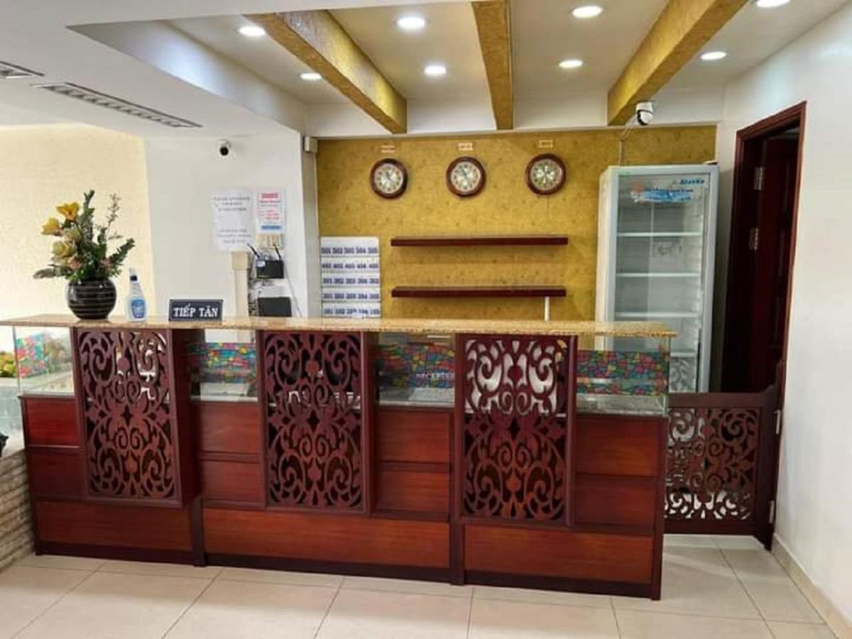 Khách sạn Dinh Dinh Saigon Airport Hotel-74a Giai Phong